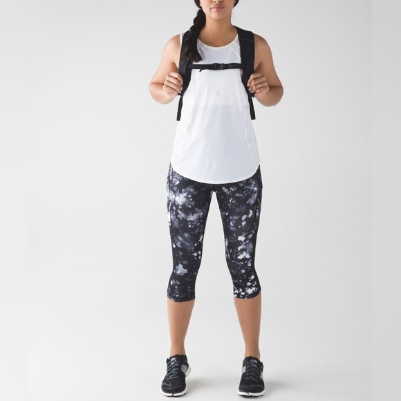 Lululemon Sun Runner Crop - Picture 7 of 8